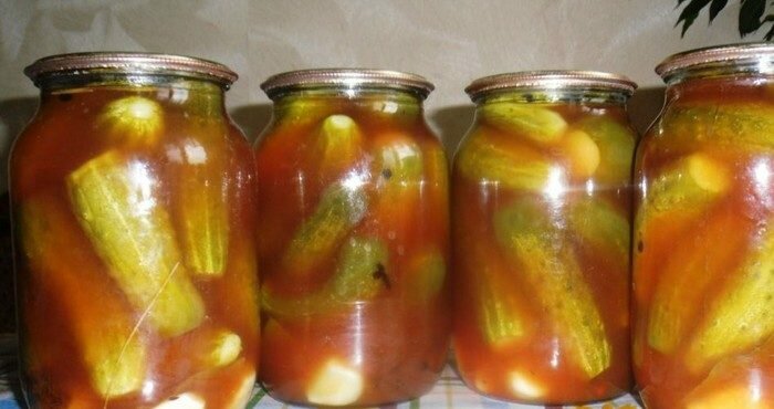 Заготавливаем вкусные огурцы в томатном соке на зиму