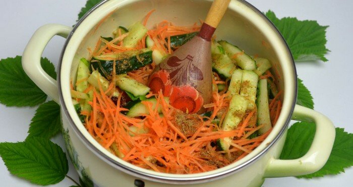 яркое блюдо с морковью