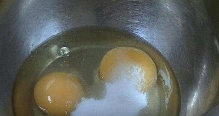 Два яйца разбить