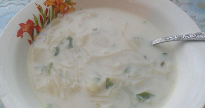 Молочный суп с вермишелью и тертым картофелем