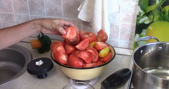 нарезка томатов дольками