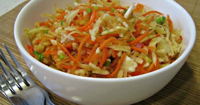 капустный салат с корейской морковью